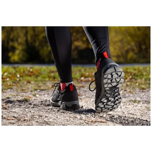 Hiking shoes Alpina Tracker Low Black